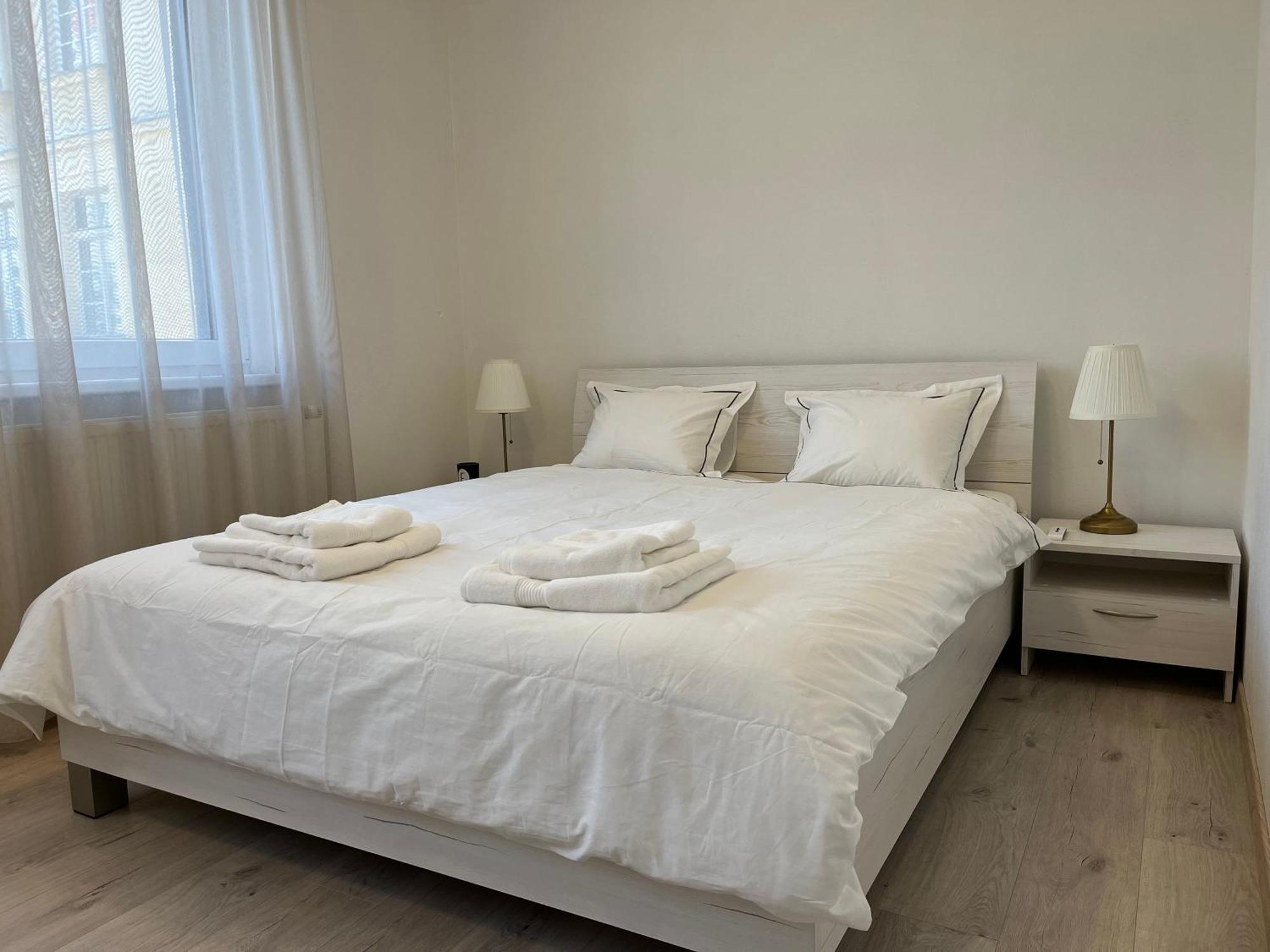 Elegant Escape Apartment I - City Centre Bratislava Luaran gambar